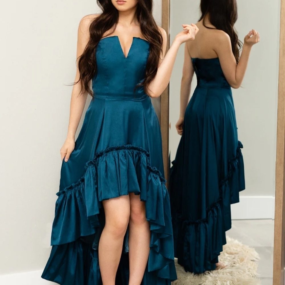 Elegant Teal Strapless Dress